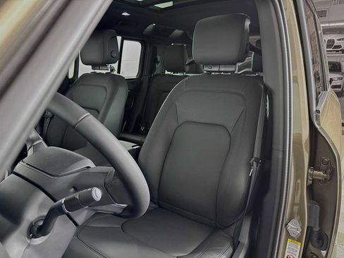 New 2026 Land Rover Defender 110 X-Dynamic SE AWD/4WD image 10