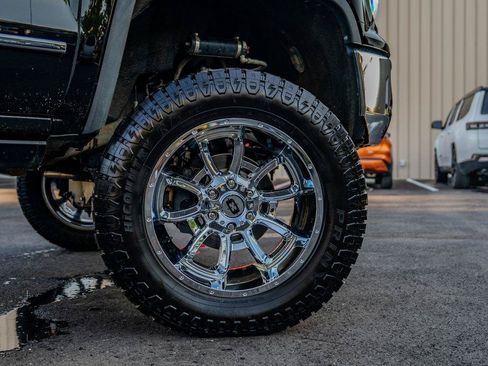 Used 2018 GMC Sierra 1500 SLT AWD/4WD image 8