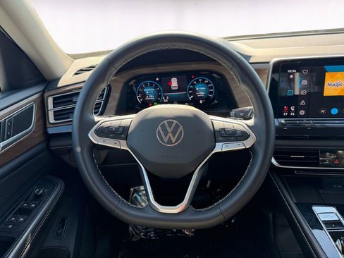 Used 2024 Volkswagen Atlas SE image 12