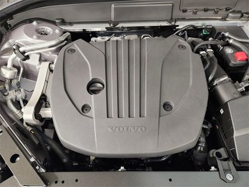 New 2026 Volvo XC60 B5 Plus w/ Protection Package Premier image 32