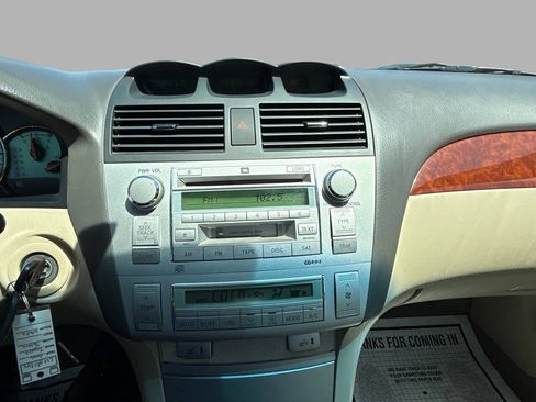 Used 2006 Toyota Solara SLE FWD image 36