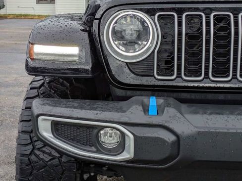 New 2024 Jeep Wrangler Unlimited Sahara AWD/4WD image 10
