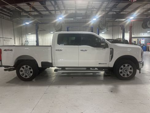 Used 2024 Ford F250 Lariat w/ Chrome Package AWD/4WD image 4