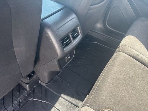 Used 2022 Chevrolet Equinox LT image 33