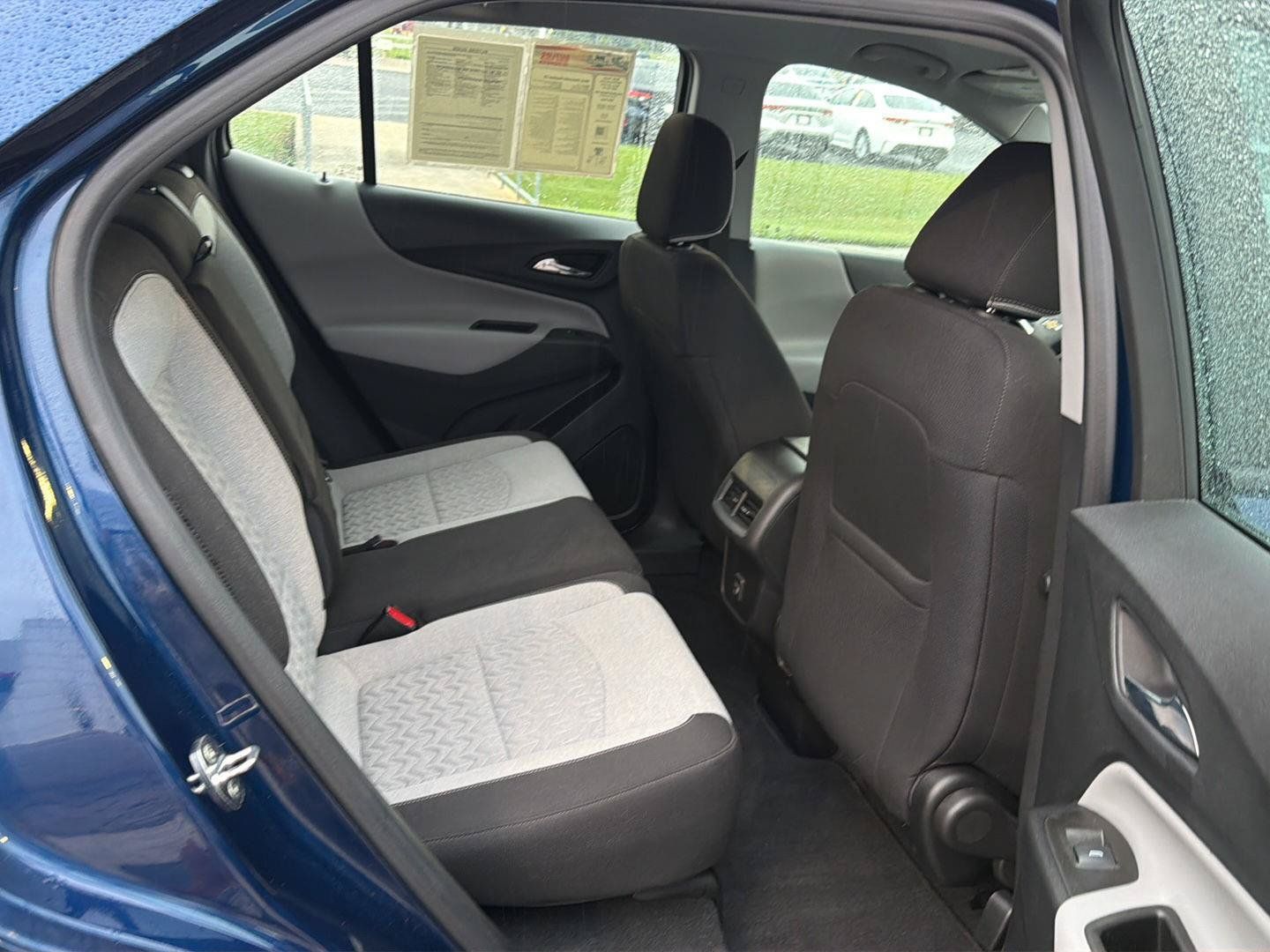 Used 2022 Chevrolet Equinox LS AWD/4WD image 12