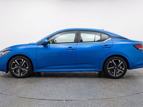 Used 2025 Nissan Sentra SV FWD image 5