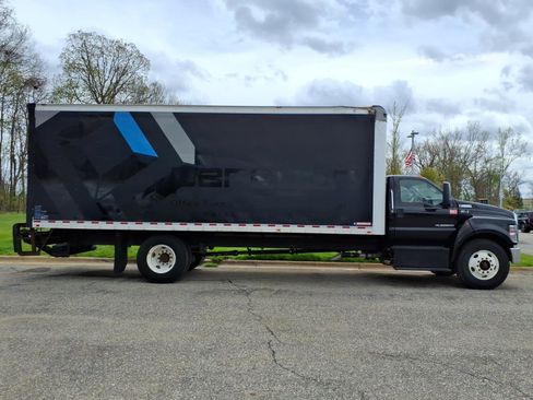 Used 2017 Ford F650 2WD Regular Cab Super Duty image 9