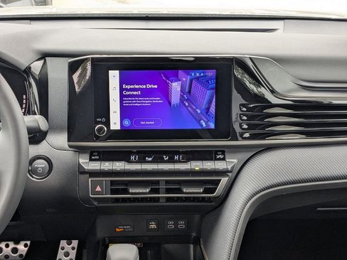 New 2026 Toyota Camry SE FWD image 15