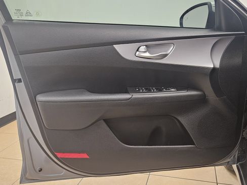 Used 2023 Kia Forte LXS w/ LXS Technology Package image 12