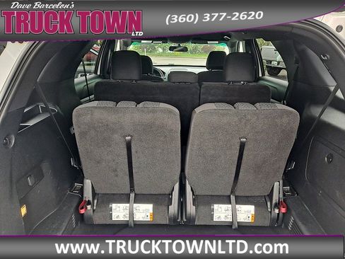 Used 2017 Ford Explorer XLT w/ Equipment Group 201A AWD/4WD image 12
