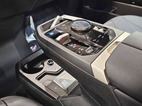 New 2026 BMW iX xDrive45 image 17