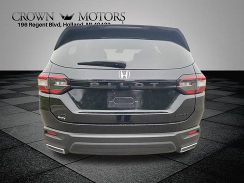 Used 2023 Honda Pilot Sport image 10
