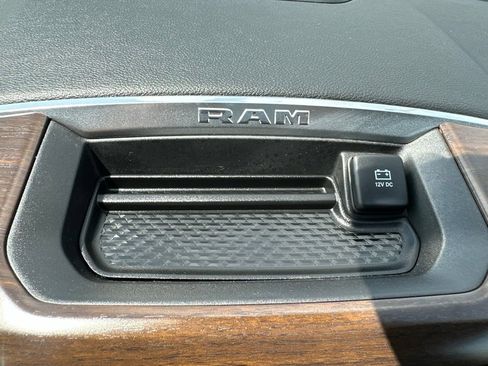 Used 2021 RAM 1500 Laramie AWD/4WD image 44