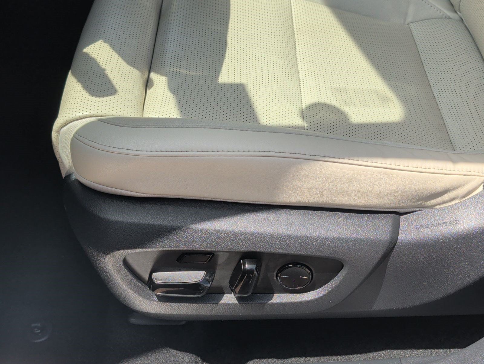 Used 2023 Lexus RX 350 FWD w/ Accessory Package image 10