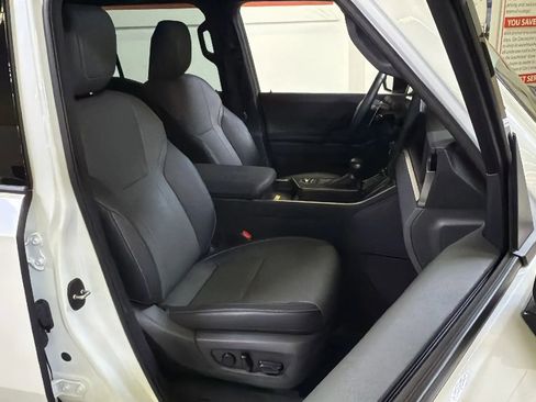 Used 2024 Lexus GX 550 w/ Accessory Package (2T) image 18