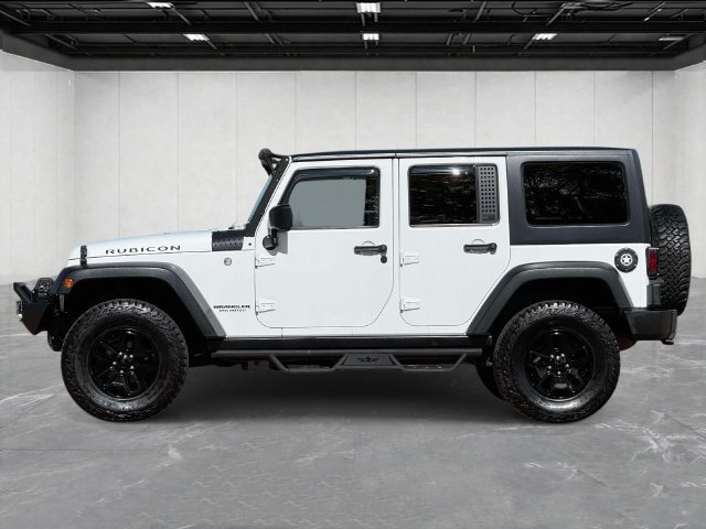 Used 2016 Jeep Wrangler Unlimited Rubicon w/ Connectivity Group AWD/4WD image 2