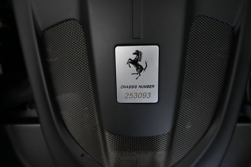 Used 2020 Ferrari Portofino RWD image 27