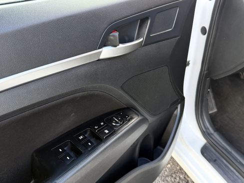 Used 2020 Hyundai Elantra SEL w/ Cargo Package (C1) image 14