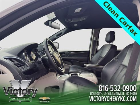 Used 2019 Dodge Grand Caravan SXT image 9