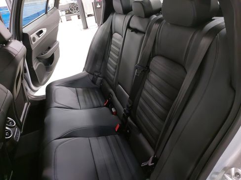 New 2025 Alfa Romeo Giulia w/ Veloce Package Rwd image 14