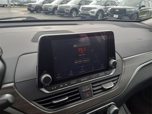 Used 2024 Nissan Altima 2.5 SV image 18