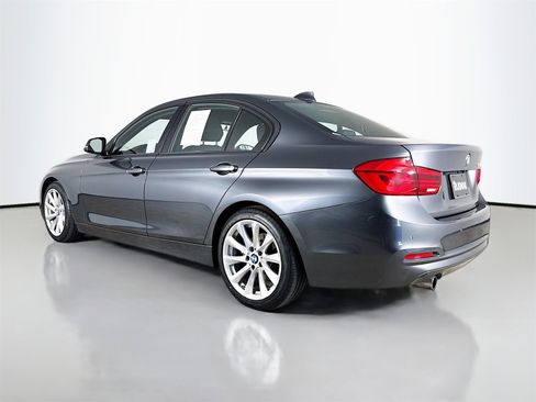 Used 2017 BMW 320i Sedan image 5