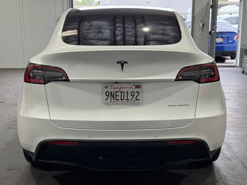 Used 2020 Tesla Model Y Long Range image 3