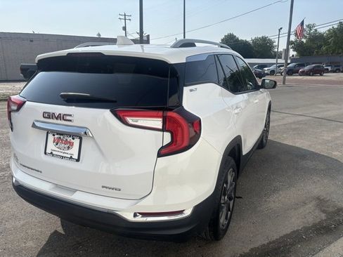 Used 2022 GMC Terrain SLT image 8