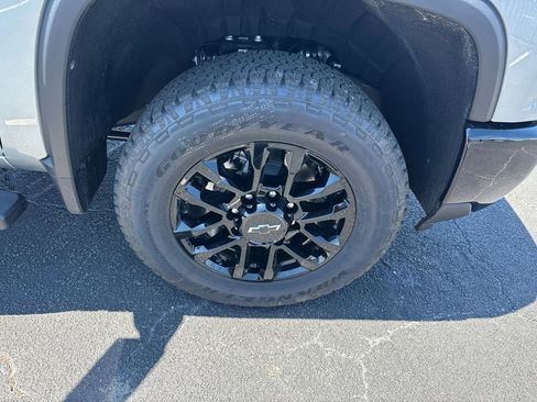 New 2026 Chevrolet Silverado 2500 Custom w/ Custom Value Package AWD/4WD image 13
