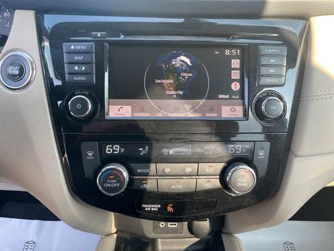 Used 2018 Nissan Rogue SL w/ Premium Package AWD/4WD image 20