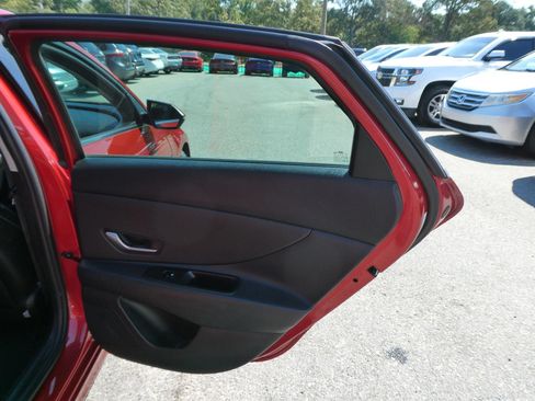 Used 2021 Hyundai Elantra Limited w/ Cargo Package FWD image 29