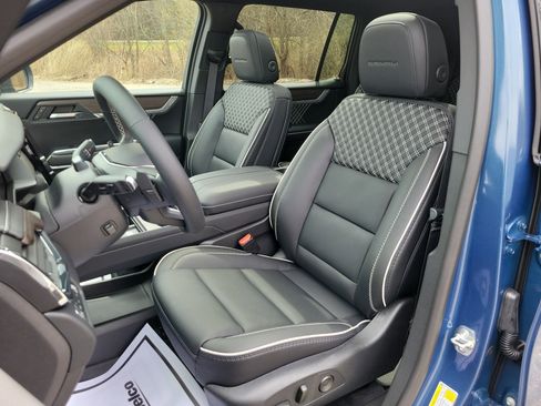 New 2026 GMC Acadia Denali w/ Super Cruise Package AWD/4WD image 4