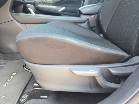 Certified 2023 Nissan Kicks SV FWD image 28