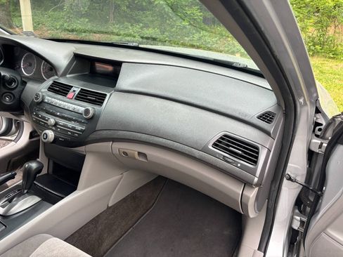 Used 2010 Honda Accord LX image 25