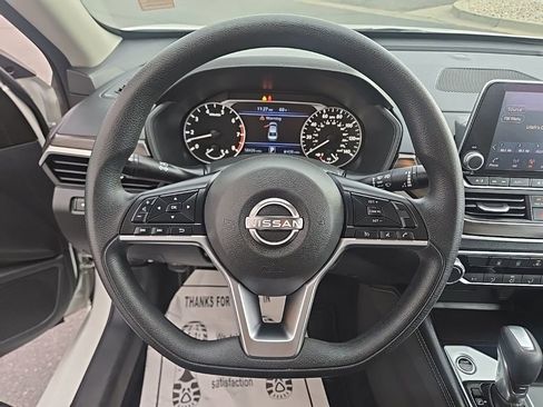 Used 2023 Nissan Altima 2.5 SV image 14