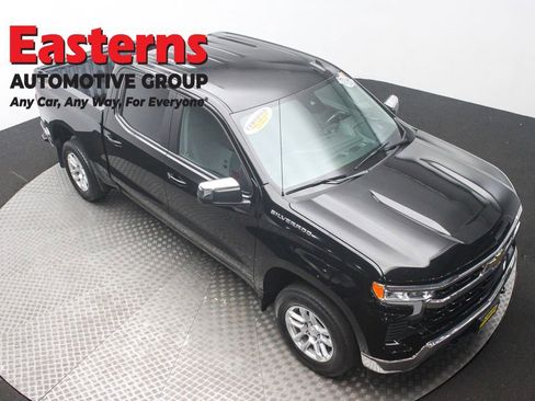 Used 2022 Chevrolet Silverado 1500 LT image 3