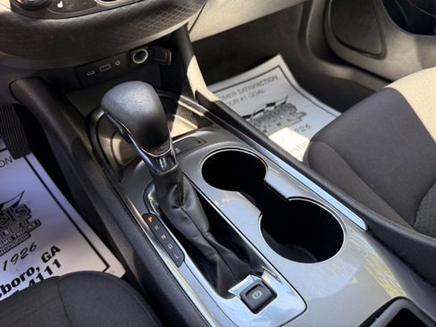 Used 2022 Chevrolet Malibu LT FWD image 19