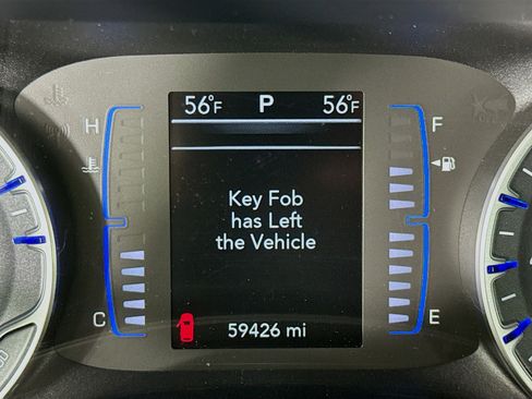 Used 2022 Chrysler Voyager LX image 15