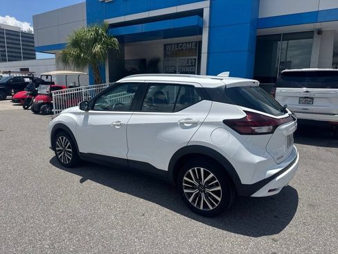 Used 2024 Nissan Kicks SV FWD image 3