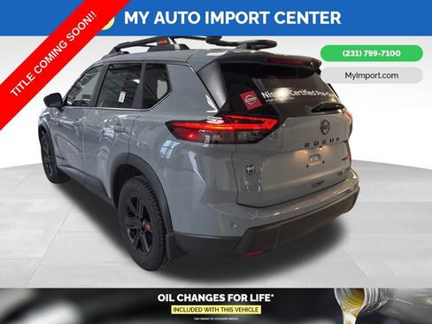 Certified 2025 Nissan Rogue SV image 5