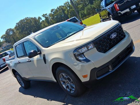 New 2025 Ford Maverick XLT w/ XLT Luxury Package image 24