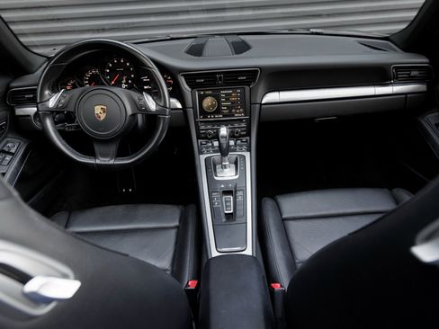 Used 2016 Porsche 911 Carrera S image 18