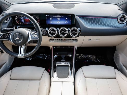 Certified 2025 Mercedes-Benz GLA 250 image 10