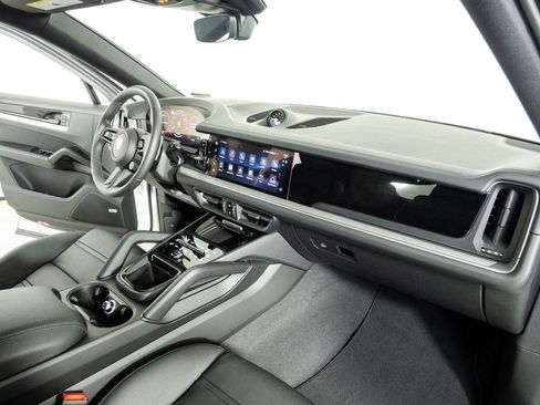 New 2026 Porsche Cayenne Coupe AWD/4WD image 25