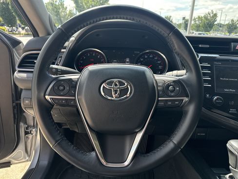 Used 2019 Toyota Camry XSE FWD image 17