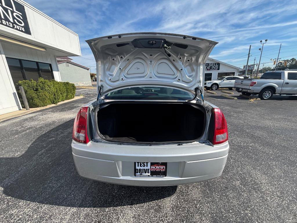Used 2006 Chrysler 300 RWD image 28