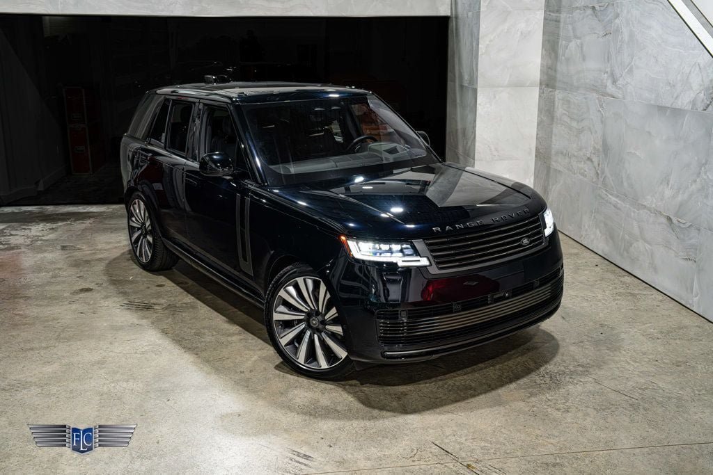 Used 2023 Land Rover Range Rover SV AWD/4WD image 1