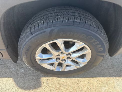 Used 2019 Chevrolet Traverse LS FWD image 7