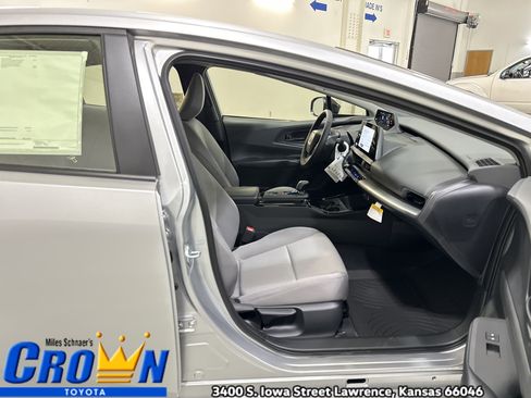 New 2026 Toyota Prius LE image 36