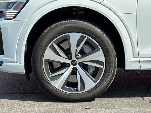 Used 2024 Audi Q8 e-tron Premium image 36